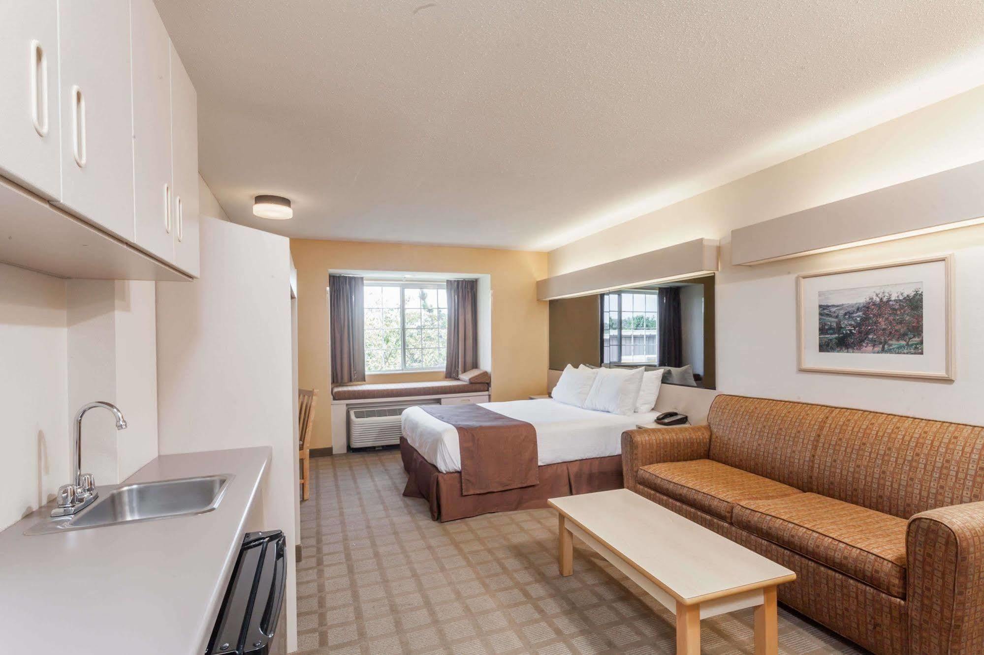 Microtel Inn & Suites By Wyndham Nashville Exterior photo